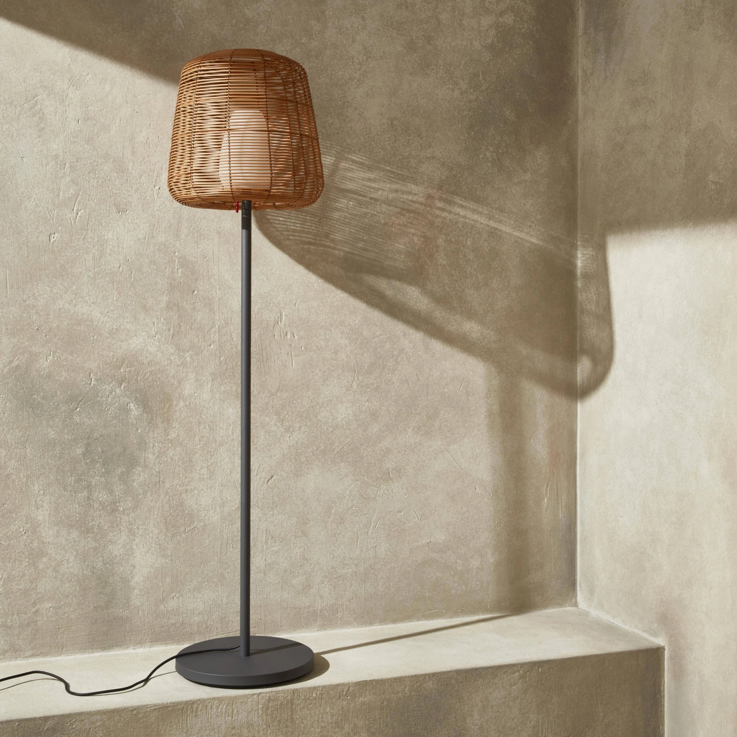 Lampadaire Filaire Rotin Naturel Intérieur/extérieur H 154cm – Image 2