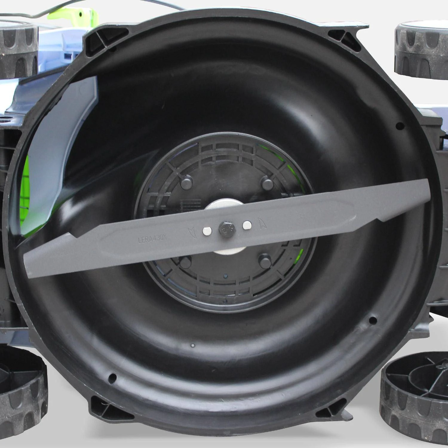 Lame De Coupe 43cm Pour Tondeuse à Batterie VOLTR 20V – Image 3