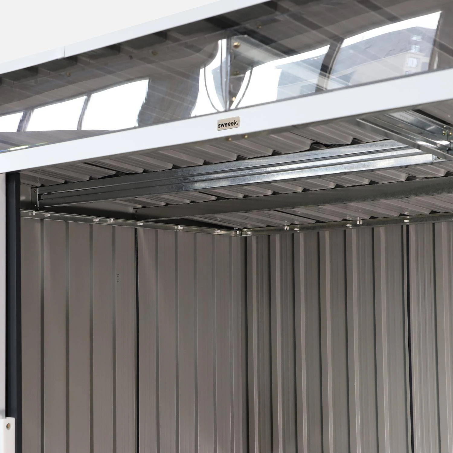 Abri De Jardin En Métal 4,85m2 Avec Puits De Lumière – Image 4