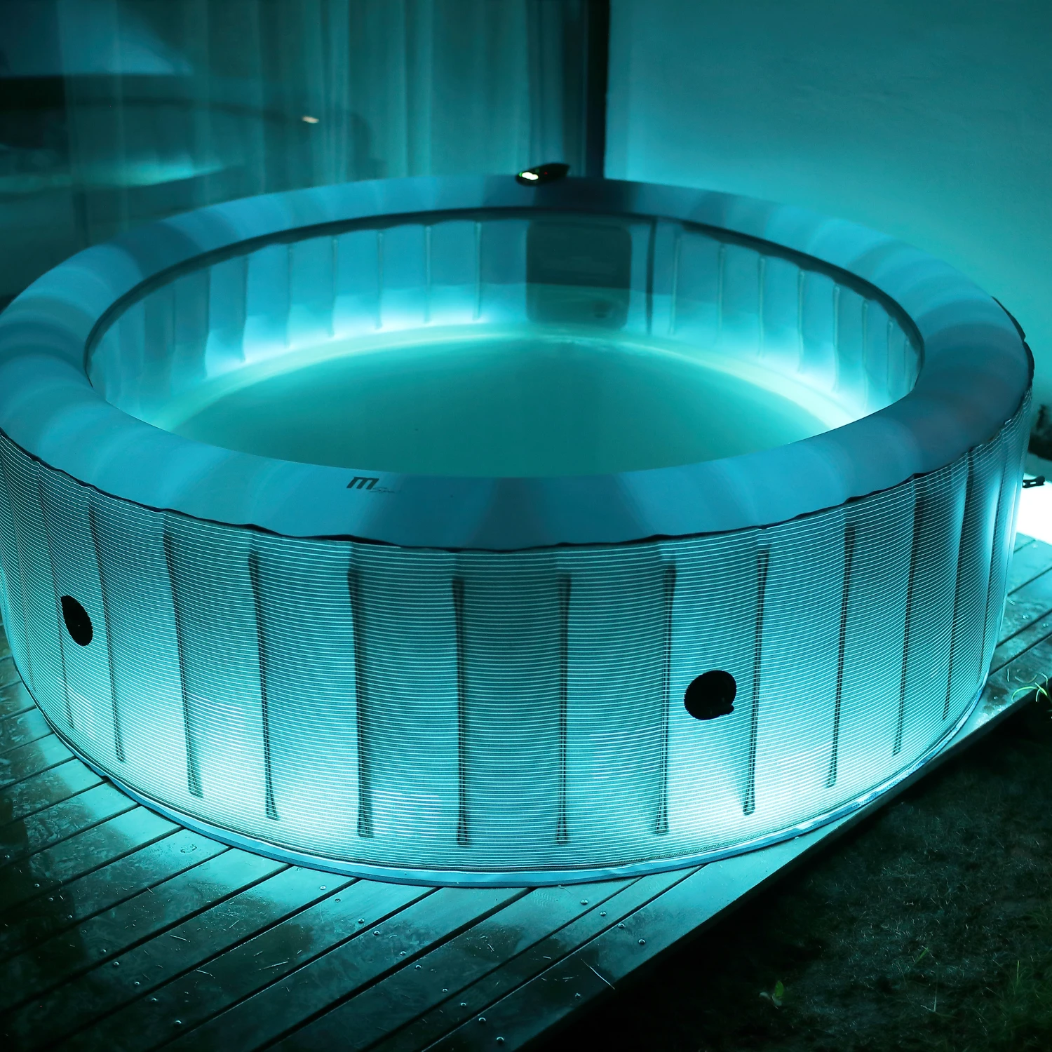 Spa Gonflable 6 Places Rond Bande LED, Filtration MDC, Désinfection UVC, Bâche